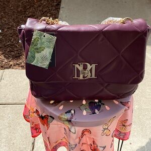 Big chain crossbody bag with big diamond quilting
